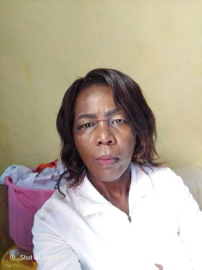 <span>Mary, 50</span> <span style='width: 25px; height: 16px; float: right; background-image: url(/bitmaps/flags_small/KE.PNG)'> </span><br><span>Nairobi, Kenya</span> <input type='button' class='joinbtn' style='float: right' value='JOIN NOW' />