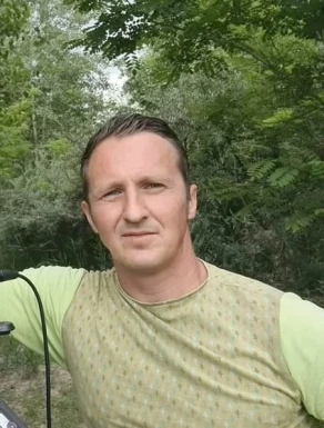 <span>Sonntags, 44</span>&nbsp;<span style='width: 25px; height: 16px; float: right; background-image: url(/bitmaps/flags_small/DE.PNG)'>&nbsp;</span><br><span>Leipzig, Germany</span>&nbsp;<input type='button' class='joinbtn' style='float: right' value='JOIN NOW' />