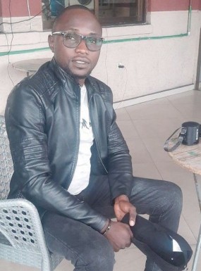 <span>Jimmy, 34</span> <span style='width: 25px; height: 16px; float: right; background-image: url(/bitmaps/flags_small/CD.PNG)'> </span><br><span>Kinshasa, Zaire</span> <input type='button' class='joinbtn' style='float: right' value='JOIN NOW' />