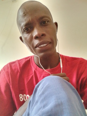 <span>Elie, 27</span>&nbsp;<span style='width: 25px; height: 16px; float: right; background-image: url(/bitmaps/flags_small/SN.PNG)'>&nbsp;</span><br><span>Dakar, セネガル</span>&nbsp;<input type='button' class='joinbtn' style='float: right' value='JOIN NOW' />