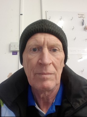 English men looking for love