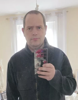 English men looking for love