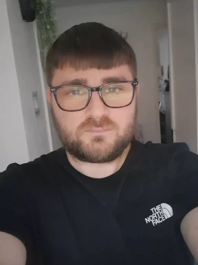 English men looking for love