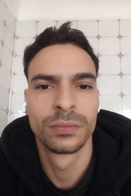 <span>issam, 30</span>&nbsp;<span style='width: 25px; height: 16px; float: right; background-image: url(/bitmaps/flags_small/TN.PNG)'>&nbsp;</span><br><span>Bizerte, Tunisie</span>&nbsp;<input type='button' class='joinbtn' style='float: right' value='JOIN NOW' />