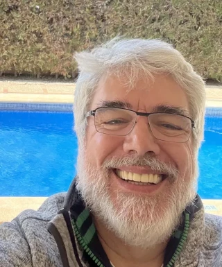 <span>Ralf, 63</span>&nbsp;<span style='width: 25px; height: 16px; float: right; background-image: url(/bitmaps/flags_small/ES.PNG)'>&nbsp;</span><br><span>Alcudia, Spain</span>&nbsp;<input type='button' class='joinbtn' style='float: right' value='JOIN NOW' />
