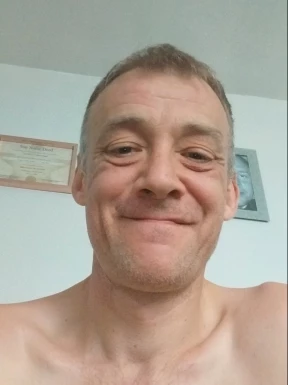 English men looking for love