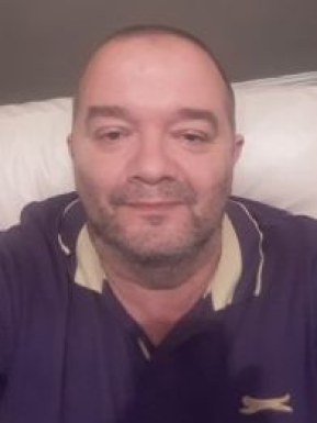 English men looking for love