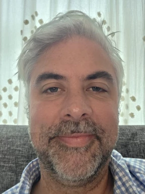 English men looking for love