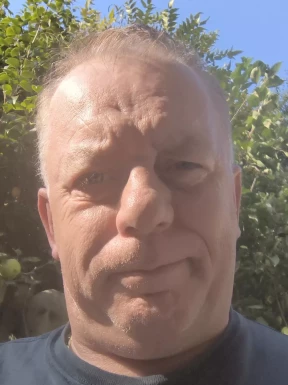 English men looking for love