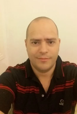 <span>Nuno Miguel, 45</span>&nbsp;<span style='width: 25px; height: 16px; float: right; background-image: url(/bitmaps/flags_small/UK.PNG)'>&nbsp;</span><br><span>Boston, Royaume-Uni</span>&nbsp;<input type='button' class='joinbtn' style='float: right' value='JOIN NOW' />