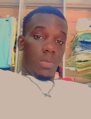 <span>Bamba, 32</span> <span style='width: 25px; height: 16px; float: right; background-image: url(/bitmaps/flags_small/SN.PNG)'> </span><br><span>Dakar, Senegal</span> <input type='button' class='joinbtn' style='float: right' value='JOIN NOW' />