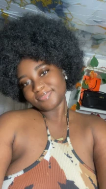 <span>Lesly, 24</span> <span style='width: 25px; height: 16px; float: right; background-image: url(/bitmaps/flags_small/CM.PNG)'> </span><br><span>Douala, Cameroon</span> <input type='button' class='joinbtn' style='float: right' value='JOIN NOW' />