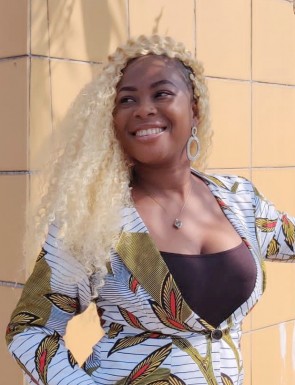 <span>Volar, 31</span> <span style='width: 25px; height: 16px; float: right; background-image: url(/bitmaps/flags_small/BJ.PNG)'> </span><br><span>Porto-Novo, Benin</span> <input type='button' class='joinbtn' style='float: right' value='JOIN NOW' />