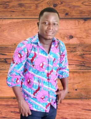 <span>Oliver Tamostar, 29</span> <span style='width: 25px; height: 16px; float: right; background-image: url(/bitmaps/flags_small/BJ.PNG)'> </span><br><span>Cotonou, Benin</span> <input type='button' class='joinbtn' style='float: right' value='JOIN NOW' />