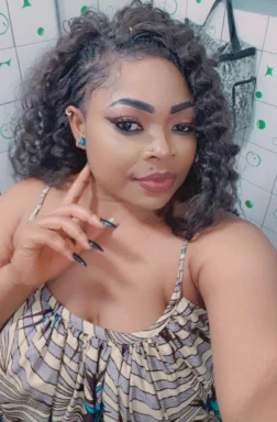 <span>Jolie, 42</span>&nbsp;<span style='width: 25px; height: 16px; float: right; background-image: url(/bitmaps/flags_small/CM.PNG)'>&nbsp;</span><br><span>Yaounde, Cameroon</span>&nbsp;<input type='button' class='joinbtn' style='float: right' value='JOIN NOW' />