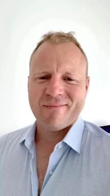 <span>Peter, 50</span> <span style='width: 25px; height: 16px; float: right; background-image: url(/bitmaps/flags_small/CH.PNG)'> </span><br><span>Wohlen Ag, Switzerland</span> <input type='button' class='joinbtn' style='float: right' value='JOIN NOW' />